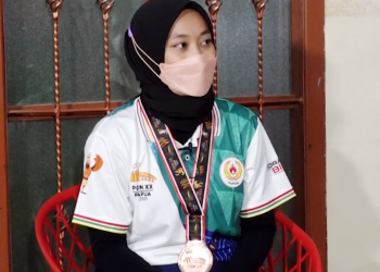 PAPUA MENUJU JEJAK PRESTASI – Angelica Febriana Timporo (Medali Perunggu Cabor Bulutangkis Beregu Putri PON XX Papua)