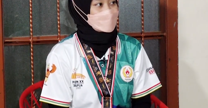 PAPUA MENUJU JEJAK PRESTASI – Angelica Febriana Timporo (Medali Perunggu Cabor Bulutangkis Beregu Putri PON XX Papua)