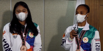 PAPUA MENUJU JEJAK PRESTASI – Esther Evelyne V. Mebri – Githa Putri Abhigael (Medali Perunggu dam Emas Cabor Karate PON XX Papua)