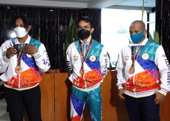 PAPUA MENUJU JEJAK PRESTASI – Riko Frederik Okoka, Deryalfi Fathudin & Wansyie Alexandria W. Itaar (Medali Perunggu Cabor Pencak Silat PON XX Papua)