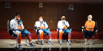 PAPUA MENUJU JEJAK PRESTASI – Rivaldi, Kurniawan & Rahmad Darmawan (Medali Perunggu Cabor Karate Kategori KATA Beregu Putra PON XX Papua)