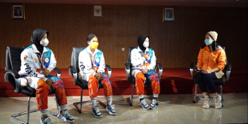 PAPUA MENUJU JEJAK PRESTASI – Atlet Beregu Peraih Medali Perak Cabor Karate Kategori KATA Beregu Putri PON XX Papua