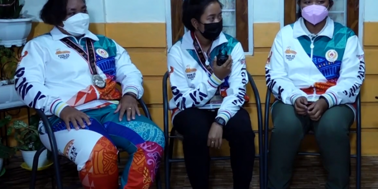 PAPUA MENUJU JEJAK PRESTASI – Tim Beregu Putri Panahan Papua (Medali Perak kategori Recurve 70m PON XX Papua