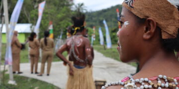 Tower BTS Hadir Masyarakat Adat Kampung Yakonde Berterima kasih