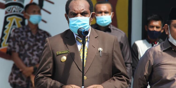 Piter Gusbager  : buka kesempatan bagi Putra Putri daerah bangun Negeri Tapal Batas