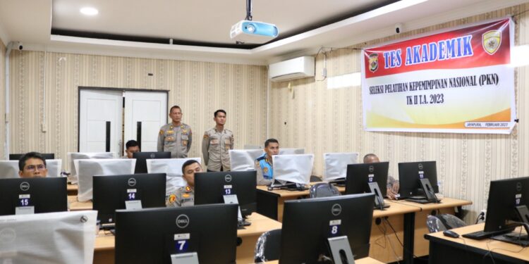 Biro SDM Polda Papua Gelar Tes Akademik Seleksi PKN TK II Tahun 2023