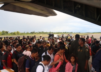 Warga Yahukimo terpaksa menggunakan Hercules, karena tidak adanya layanan penerbangan