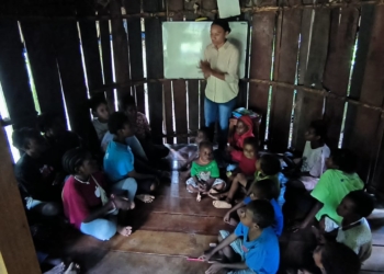 Berkat “Si Ipar” Anak-Anak Papua Korban KKB Kini Bisa Membaca dan Menulis