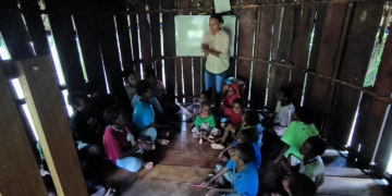 Berkat “Si Ipar” Anak-Anak Papua Korban KKB Kini Bisa Membaca dan Menulis