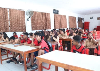 Dit Reserse Narkoba Polda Papua Berikan Sosialisasi Terkait Bahaya Narkoba di SMPN 9 Jayapura