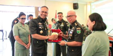 Danrem 172/PWY Pimpin Sertijab Dandim Jayapura Dan Penyerahan Jabatan Kasiops Kasrem 172/PWY