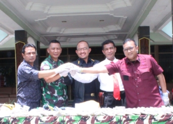 Sinergi Aparat Gabungan Gagalkan Penyelundupan 5 Kg Ganja Asal PNG