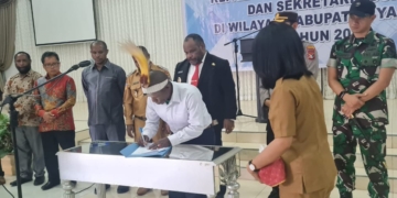 Pengukuhan Kepala Suku dan Penandatanganan Sikap Bersama di Wilayah Kab. Yahukimo diharapkan dapat menjaga kedamaian