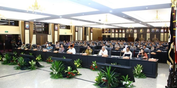 Kapolda Papua Ikuti Rapat Koordinasi Lintas Sektoral Dalam Rangka Kesiapan Menghadapi Idul Fitri 1444 H/2023