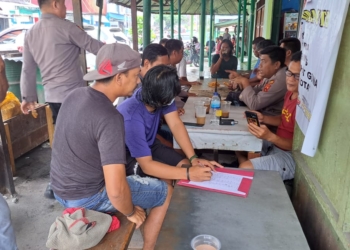 Bhabinkamtibmas Polres Tolikara Secara Rutin Berikan Imbauan Kamtibmas Jelang Pemilu 2024