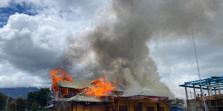 Kantor Bupati kabupaten Dogiyai terbakar