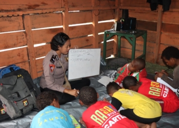 Perjuangan Anak di Pedalaman Dogiyai Meraih Ilmu Melalui Program Si-Ipar