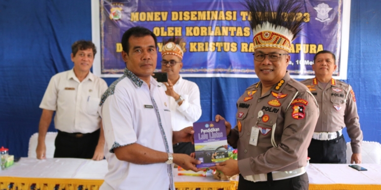 Pelaksanaan Monev Diseminasi Korlantas Polri di Papua untuk Meningkatkan Kesadaran Berlalu-lintas