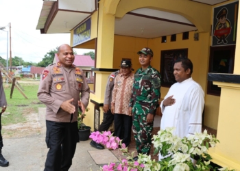 Kapolda Papua Tinjau Mapolsek Mindiptana dan Serahkan Tali Asih kepada Tokoh Masyarakat