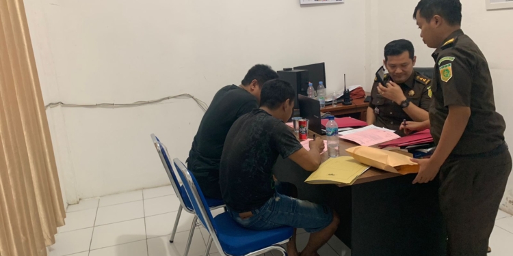 AW Tersangka Penggelapan Dilimpahkan Sat Reskrim Polresta Ke Kejaksaan