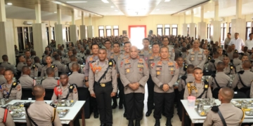 Makan Siang Bersama Siswa Diktukba, Ini Pesan Kapolda Papua