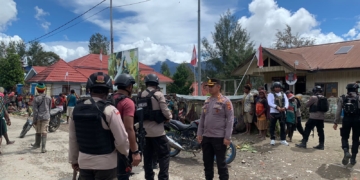 Polisi Kawal Aksi Demo Damai di Kabupaten Intan Jaya