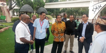 Sekjen DPR Melakukan Supervisi Ke Anjungan Papua.