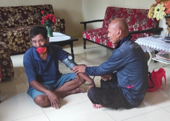 Tim Kesehatan Keladi Sagu Obati Penderita Malaria di Jayapura