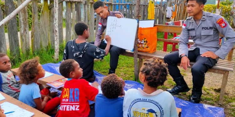 Metode Interaktif Si-Ipar Tingkatkan Literasi Anak di Pegunungan Bintang