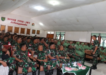 Danrem 172/Praja Wira Yakthi Ajak Prajurid Kodim 1702/Jayawijaya Selesaikan Masalah Dengan Hati