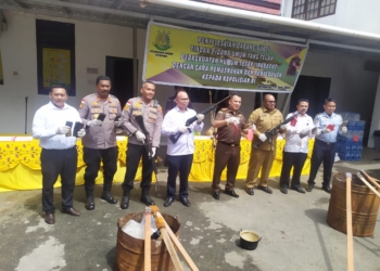 Wakapolres Keerom Hadiri Pemusnahan Barang Bukti di Kejaksaan Negeri Jayapura