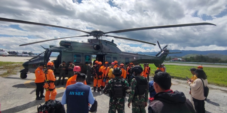 Hari Pertama Evakuasi Pesawat Sam Air PK – SMW Terkendala Cuaca