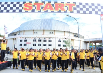 Kapolda Papua Pimpin Jalan Santai Internal Personel Polda Papua Dalam Rangka HUT Bhayangkara Ke-77 tahun 2023