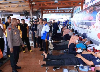 Sambut HUT Bhayangkara ke-77, Kapolda Papua Tinjau Bakti Kesehatan Donor Darah