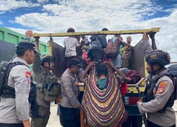 Aparat Gabungan Kawal Pengungsi Kembali ke Kenyam