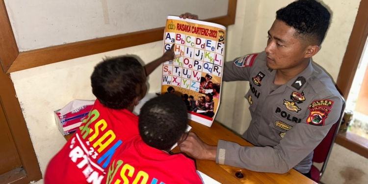 Keceriaan Anak Didik di Dogiyai Saat Mengikuti Program Si Ipar