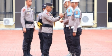 Wakapolda Papua Pimpin Upacara PTDH Anggota Polri Polda Papua