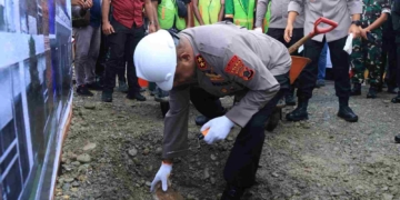 Kapolda Papua Lakukan Peletakan Batu Pertama Pembangunan RS. Bhayangkara dan Kantor Satpas SIM di Timika