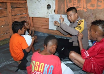 Program Si-Ipar Polri Efektif Tingkatkan Literasi 16 Anak di Jayawijaya
