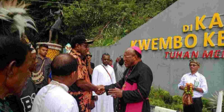 Kunjungi Keerom Uskup Jayapura Minta  Masyarakat Jaga Toleransi Umat Beragama