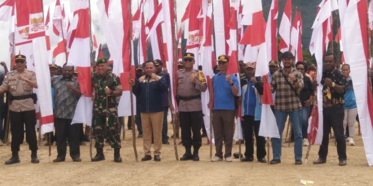Launching Pencanangan 1.000 Bendera, Dandim Tolikara : Bersinergi Menyemarakkan HUT Kemerdekaan Indonesia