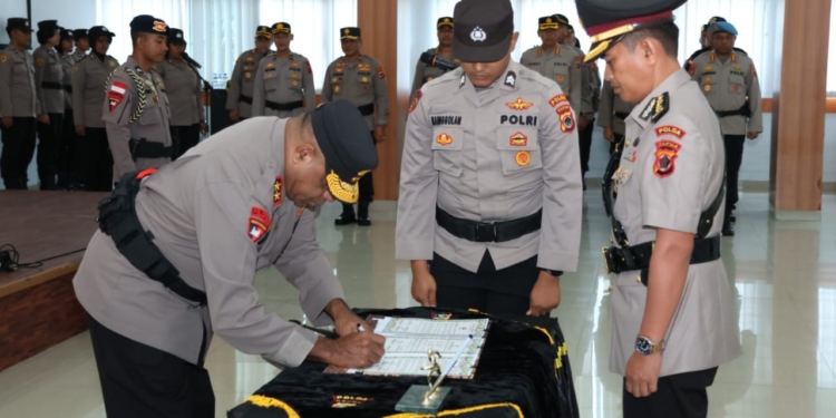 Kapolda Papua Pimpin Upacara Pelantikan Kabid Labfor Polda Papua