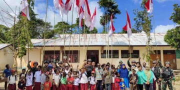 Masyarakat Sawiyatami Bersama Prajurit Satgas Yonif 122/TS Sambut Kemerdekaan Dengan Semangat Juang 45