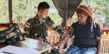 Satgas Yonif Raider 200/BN Selalu Siap Berikan Pelayanan Kesehatan Untuk Masyarakat Papua