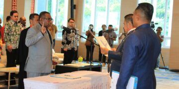 Dilantik Sebagai Penjabat Sekda Papua, Derek Hegemur Ditugasi Kawal Netralitas ASN