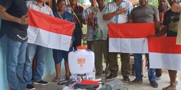 Cooling System Bersama Para Petani, Polda Papua Bagikan Bantuan Alat dan Obat-obatan