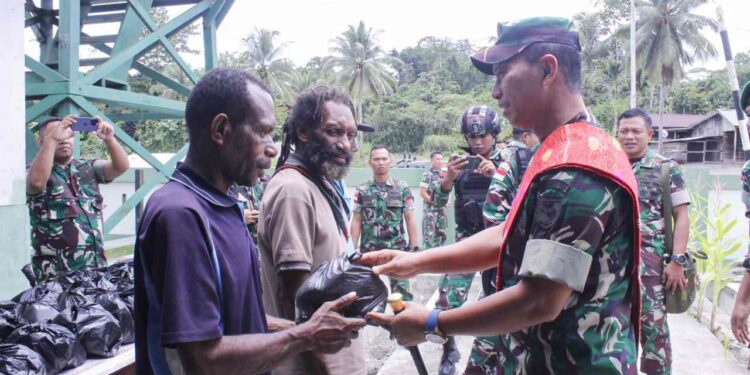 Tinjau Pos Satgas Jajaran, Danrem 172/PWY Apresiasi Kepedulian Anggotanya Pada Kesehatan Masyarakat