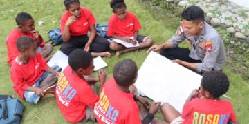 Pangdam Didampingi Ketua Persit KCK Daerah XVII/Cenderawasih Hadiri Acara HUT Ke-60 Korem 172/PWY