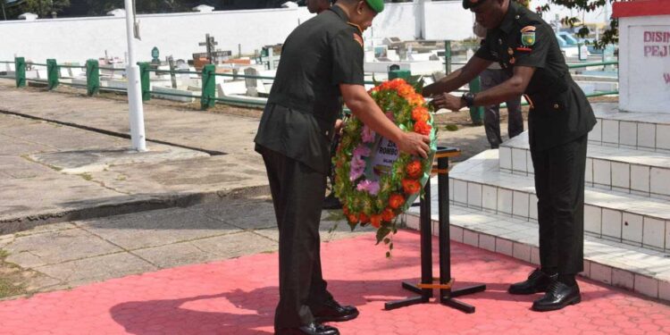 Peringati HUT Korem 174/ATW Ke-19 Danrem Pimpin Ziarah Ke TMP Trikora