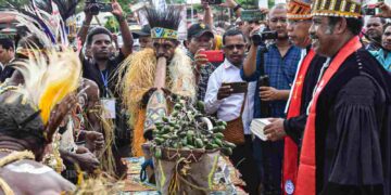 Satgas Yonif 122/TS Ikut Serta Dalam Festival Seni Budaya Dan Persembahan Hasil Bumi Klasis GKI Keerom